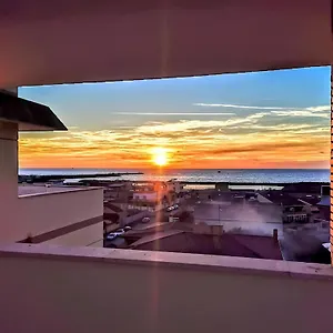 https://vuel-sea-view-house.it-romehotels.com